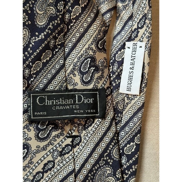 Christian Dior Cravates, Hughes, and Hatcher Men’s Tie Navy Paisley - Picture 3 of 5